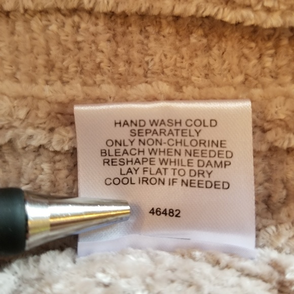 Romeo & Juliet Couture Sweater Size Small - Picture 8 of 11